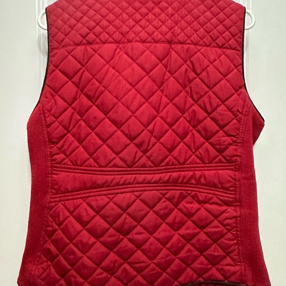 Active USA Women's Vibrant Red Quilted Vest - Picture 3 of 3